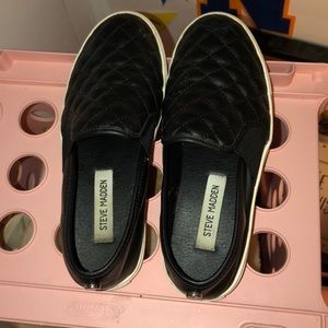 Steve Madden slip ons